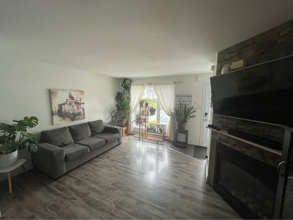 Appartement chaleureux 5 ½ avec cachet unique – Rosemont, Montréal